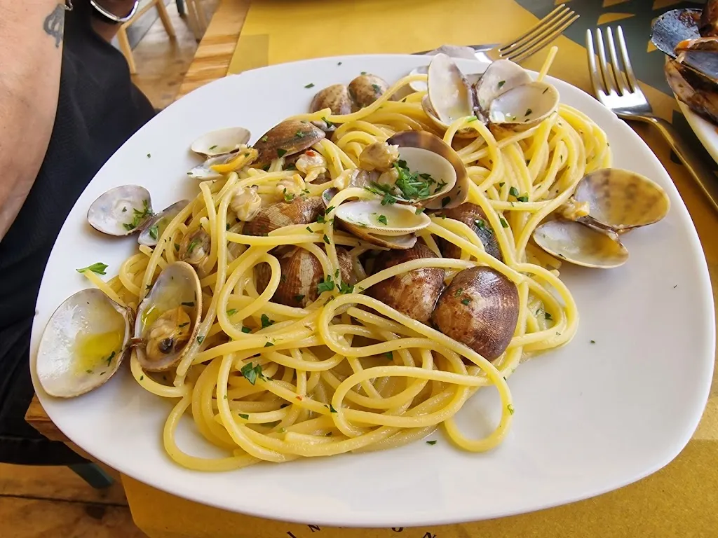 Lacciughetta Fish & Cocktail_Canalicchio_slider_image_3