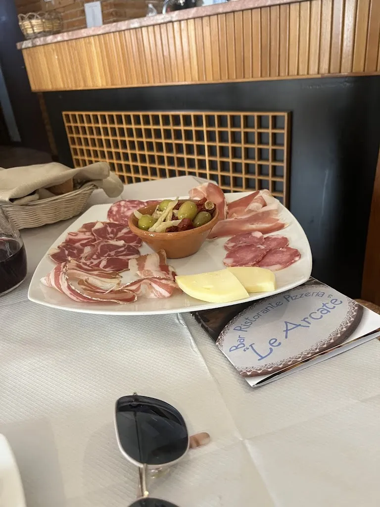 Angel Gutlon_Le Arcate_Caronia_review