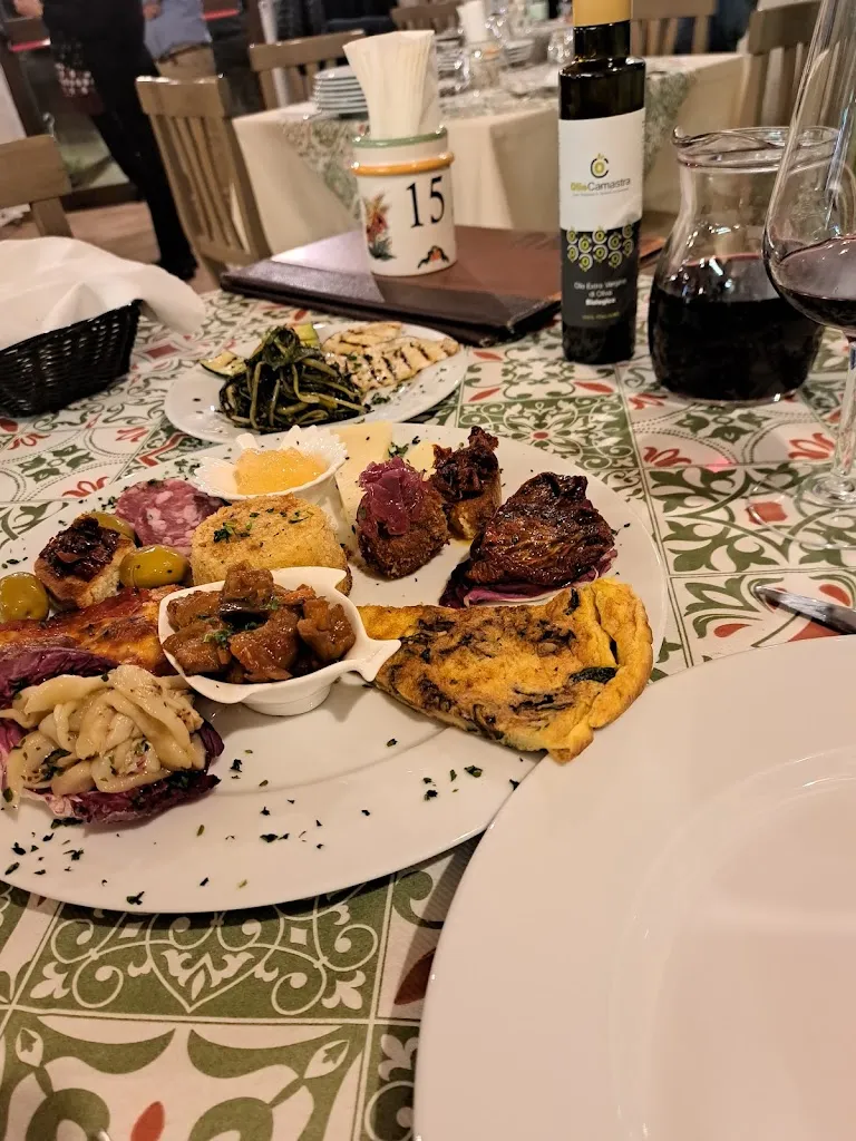 Marta Parecka_Villa Antiva_Caronia_review