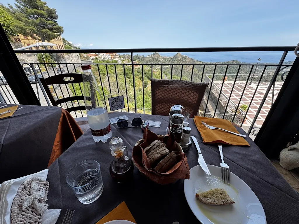 S G_Sikania_Casalvecchio Siculo_review