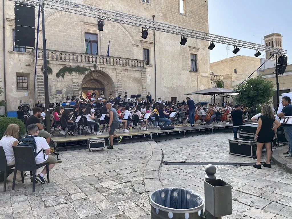 Vincenzo Rizzo_Piazza Umberto I_Latiano_review