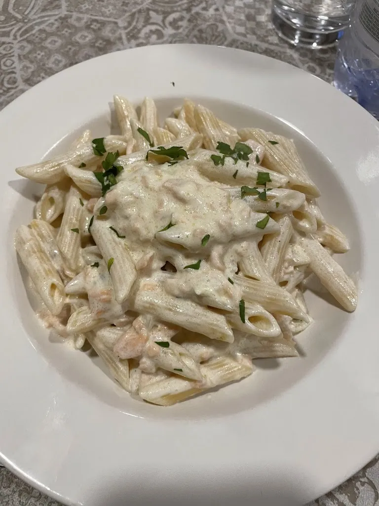 Ida Nikolova_Pizzeria *Paper old Moon* since 1984_Cassibile_review