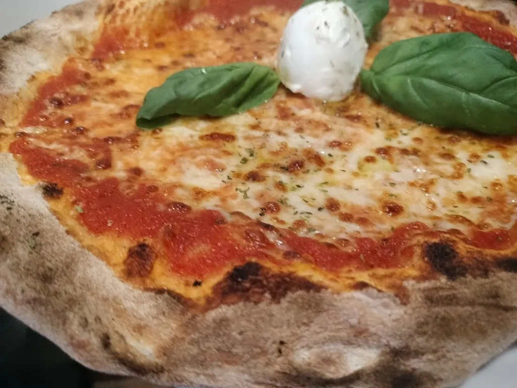 Pizzeria *Paper old Moon* since 1984_Cassibile_slider_image_3