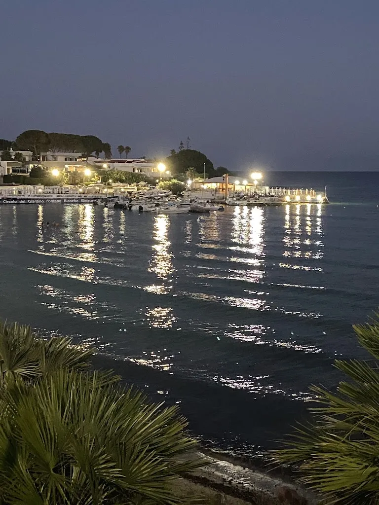 Offbeat walks with Elda_Malafemmina_Cassibile_review