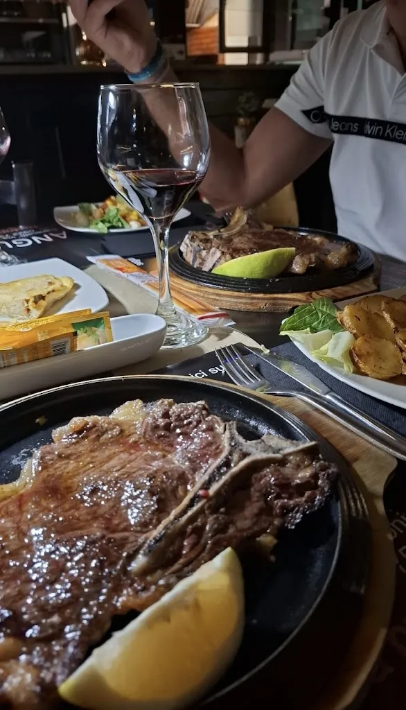 clarissa_ANGUS STEACKHOUSE BISTECCHERIA di LO GIUDICE_Canicattì_review