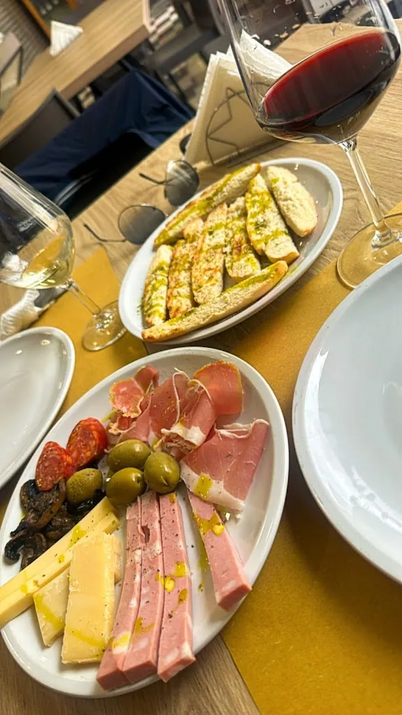 Nicola Mongi_Malù Enoteca Panineria Salumeria_Canicattì_review