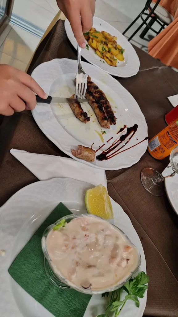 Francesca Minacapilli_Ristorante Pizzeria La Ginestra di Capizzi Rosa_Castel di Judica_review