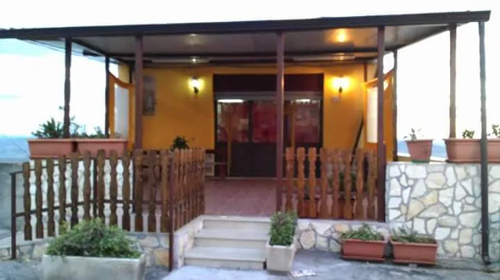 Pizzeria Mungibeddu Castel di Iudica Ct restaurant in Castel di Judica