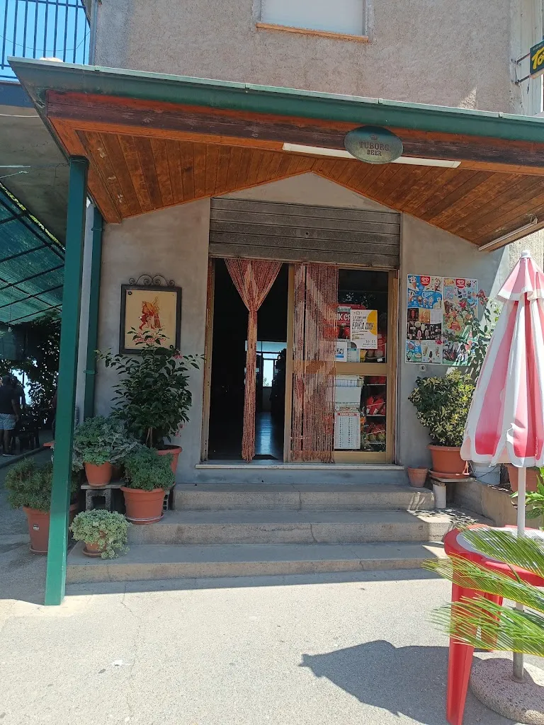 BAR SANTUZZU restaurant in Castell'Umberto