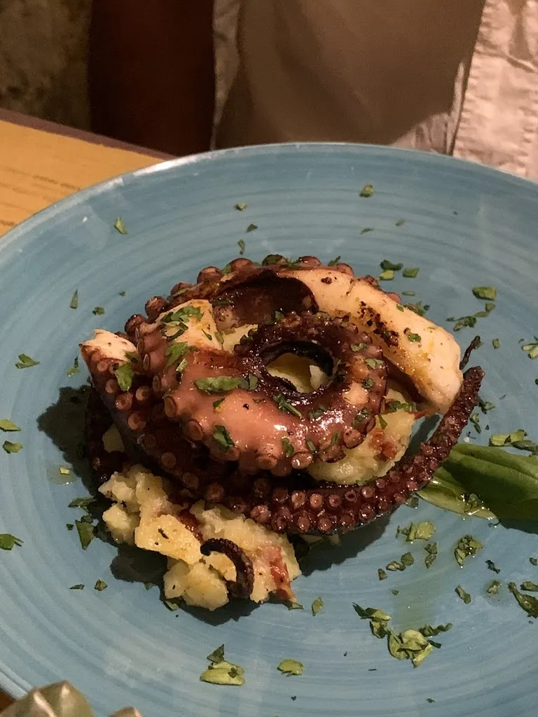 Alexandra Pera_Uva Club_Castelbuono_review