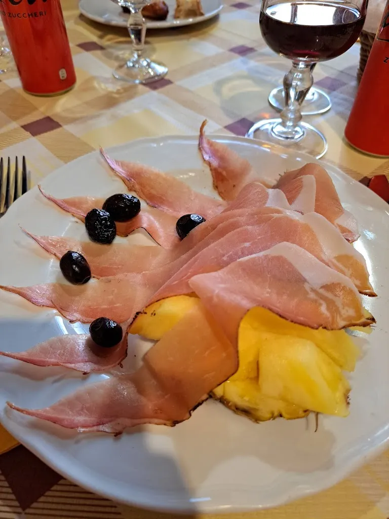 Jessica Miltner_U Trappitu_Castelbuono_review