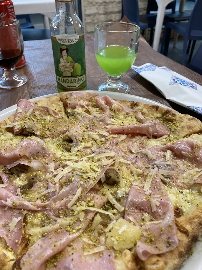 Gintautas Siu_Pizzeria da Toni_Carlentini_recensione