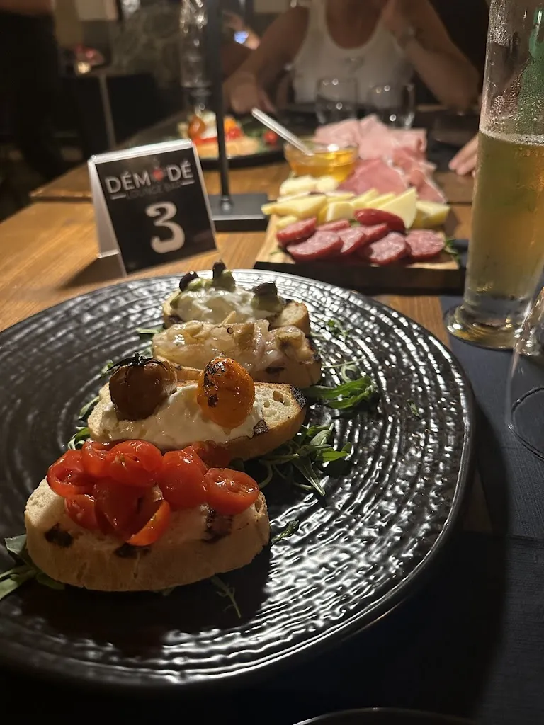 Démodé Lounge Bar restaurant in Carlentini