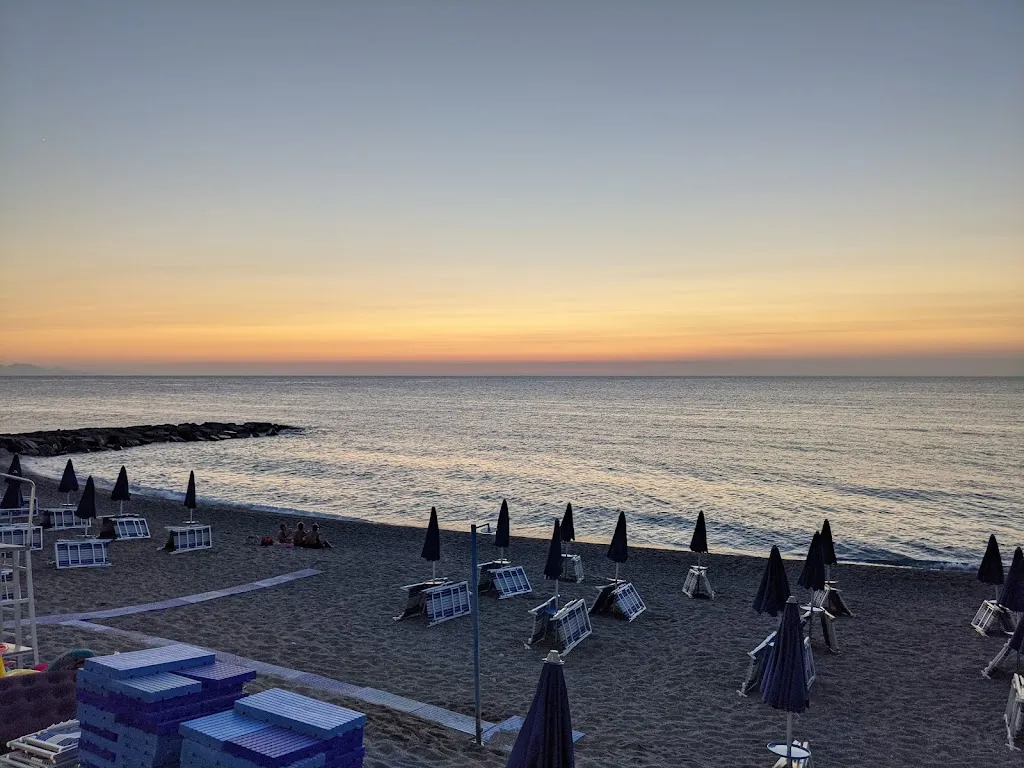 Nils M._Lido Paradise Beach_Capo d'Orlando_review