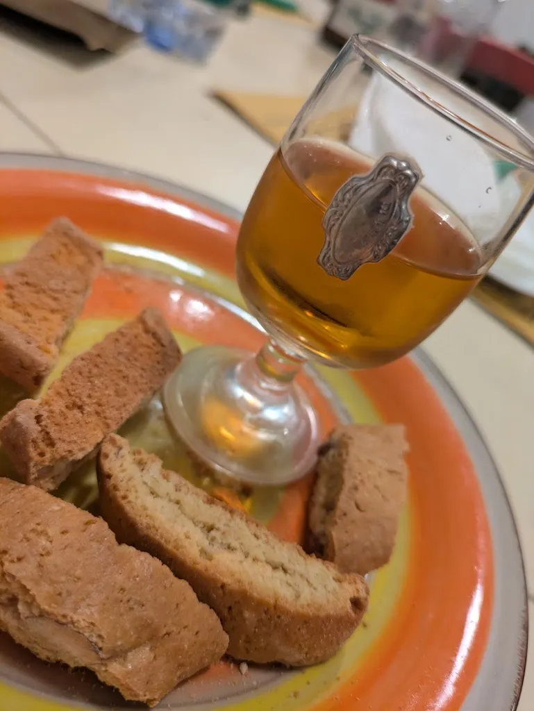 Giulia Grippaldi_Venè_Capo d'Orlando_review