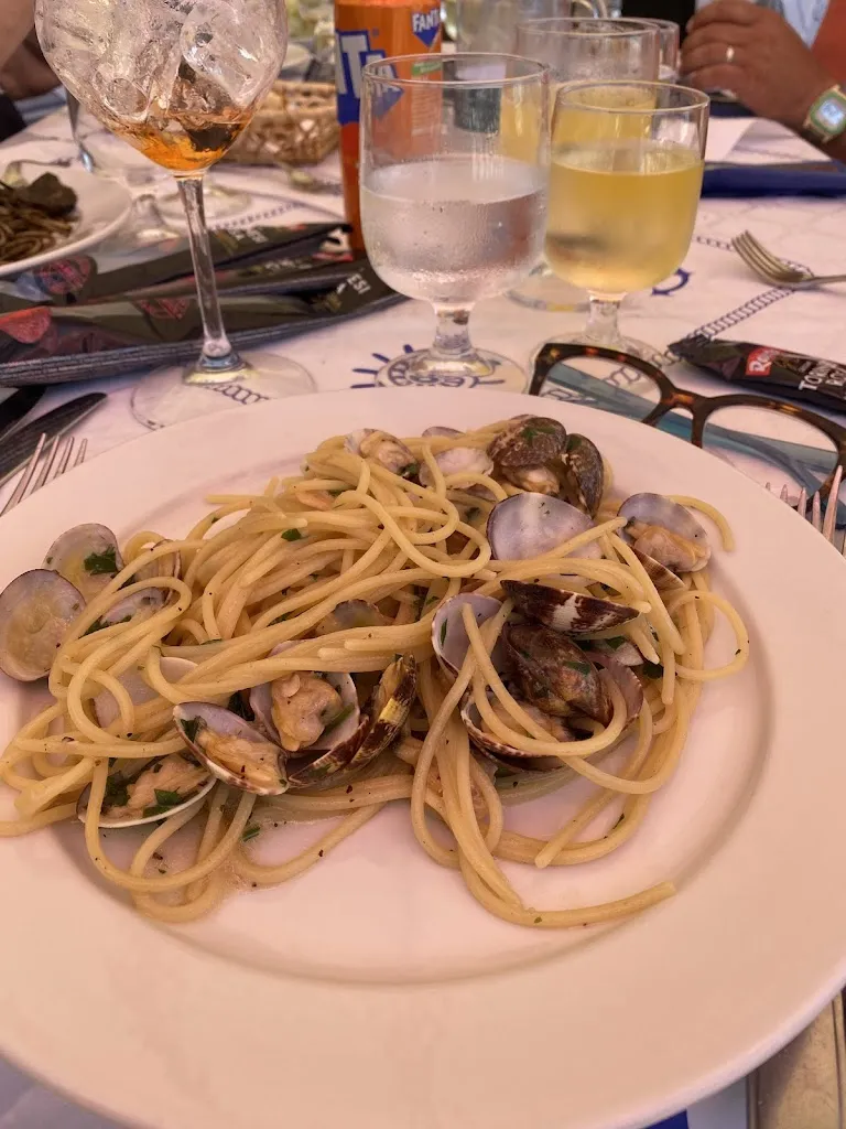 Luca Dewey_Da Matteo_Capo d'Orlando_review