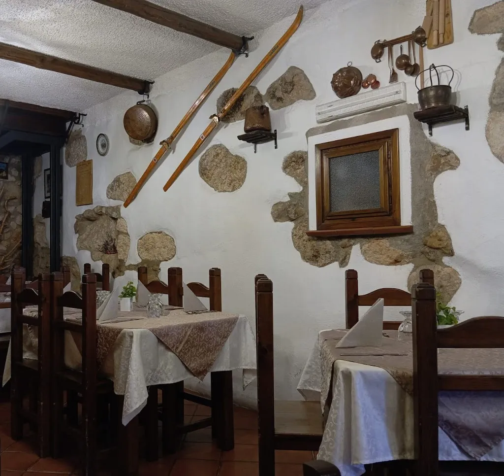 Ristorante Borgo Dell'Eremo_Castellana Sicula_slider_image_3