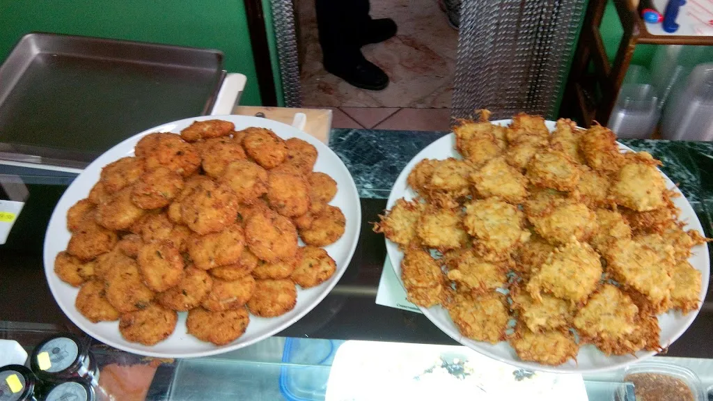 Spizzico Freddo restaurant in Castellana Sicula