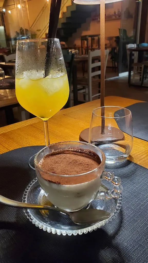 Yuliia Guk_V78 Pub & Grill_Castelluzzo_review