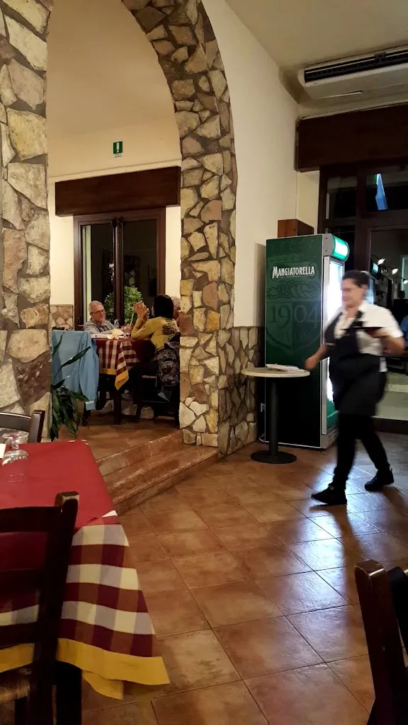 Trattoria Pizzeria Zammu'_Castelluzzo_slider_image_2