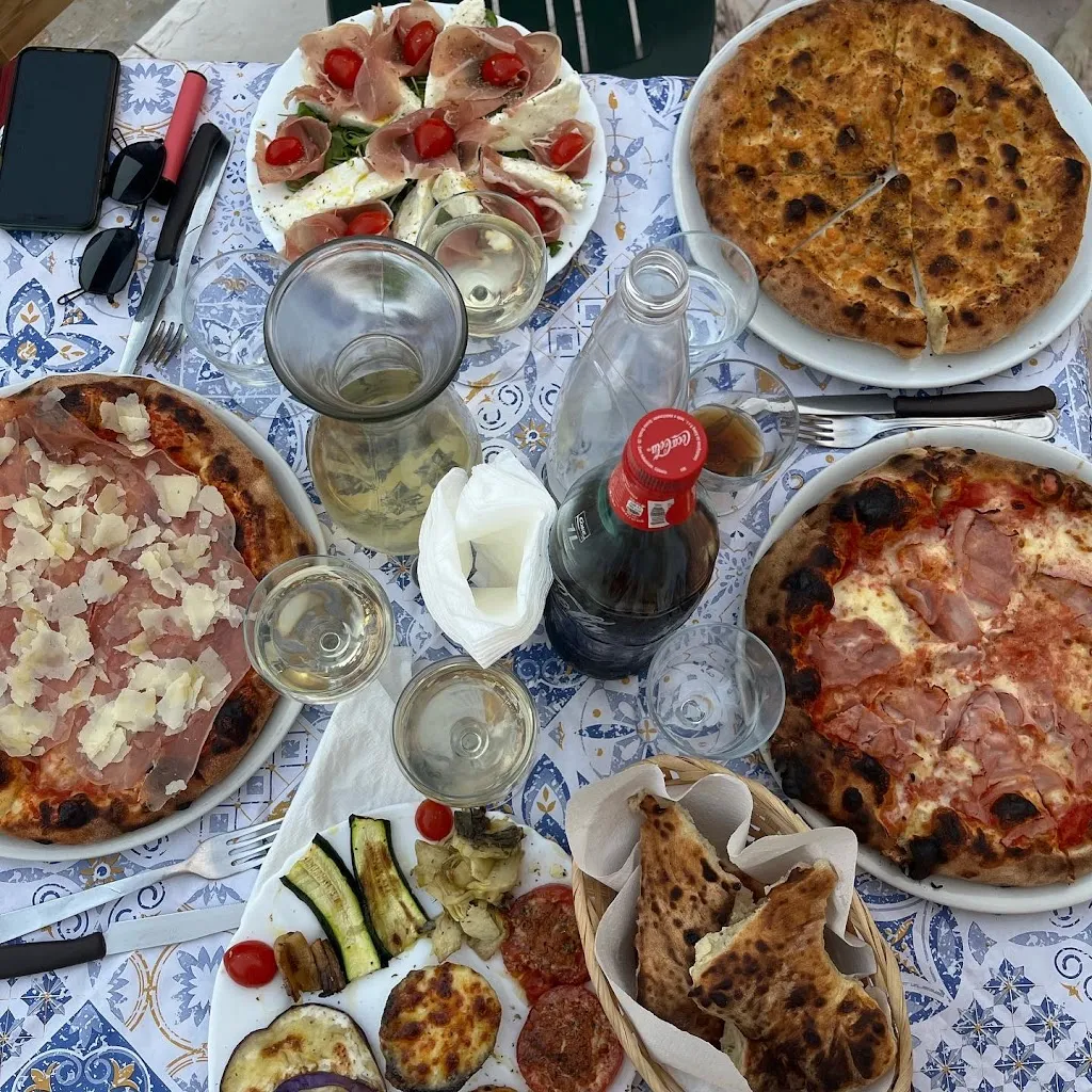 Jelizaveta Ro_Pizzeria Number One_Castelluzzo_review