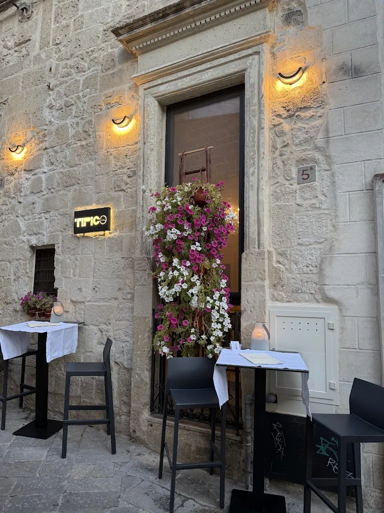 Tipico Restaurant_Lecce_slider_image_1