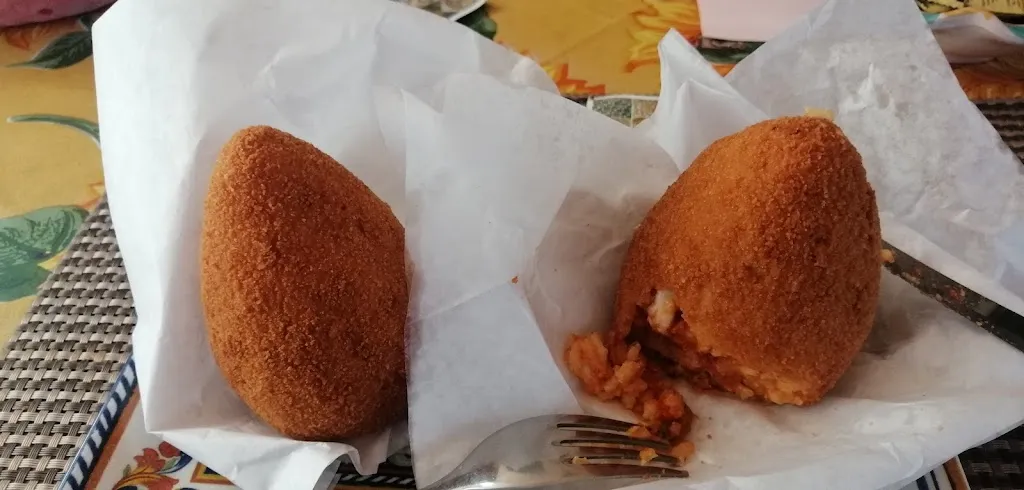 Nicolaj B_Gastronomia IL Vicolo Treffiletti Carmelo_Castiglione di Sicilia_review