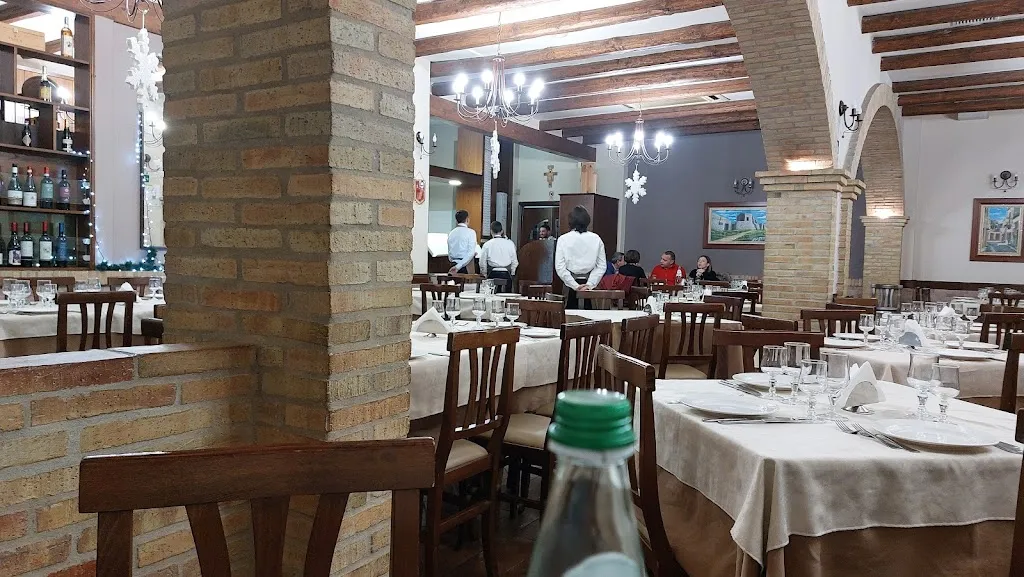 Pizzeria Al Casale restaurant in Castrofilippo