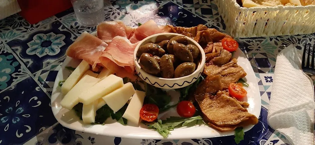 carmela piazza_Pizzeria da Nino_Cattolica Eraclea_review