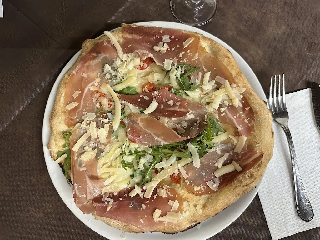 Ristorante Pizzeria Le Pigne_Cefalà Diana_slider_image_3