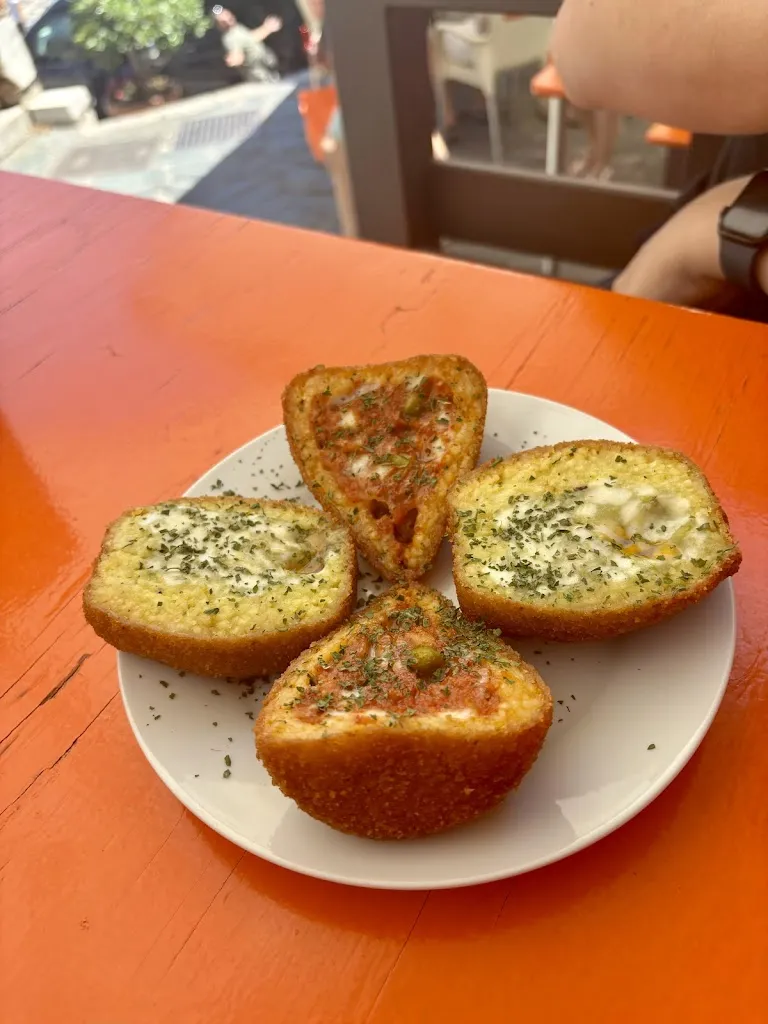 Zoe Moore_PierdeCat Sicilian Bistrò di Saglimbene Piero_Castelmola_recensione