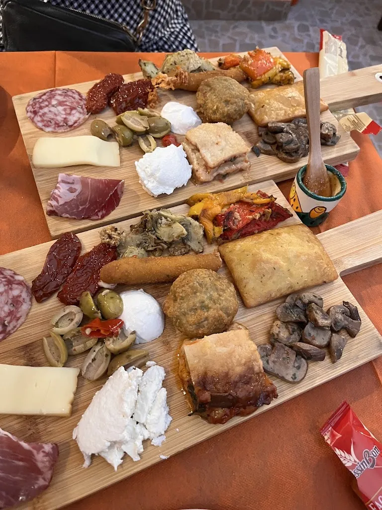 Isabel Cala_Bistrot A' Ficaredda - Piatti Tipici Siciliani_Castelmola_review