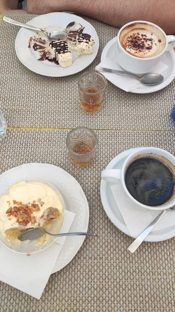 Jelena Rovčanin_Pizzeria Nina_Castelmola_recensione