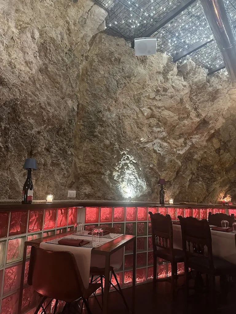Zaj Chérie_La Caverna Wine Bar_Castelmola_review