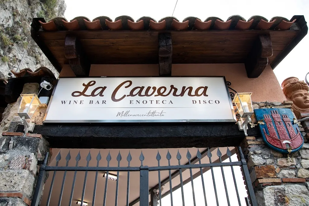 La Caverna Wine Bar restaurant in Castelmola