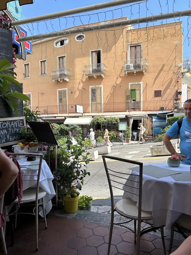 Liola Osteria and Bar_Castelmola_slider_image_3