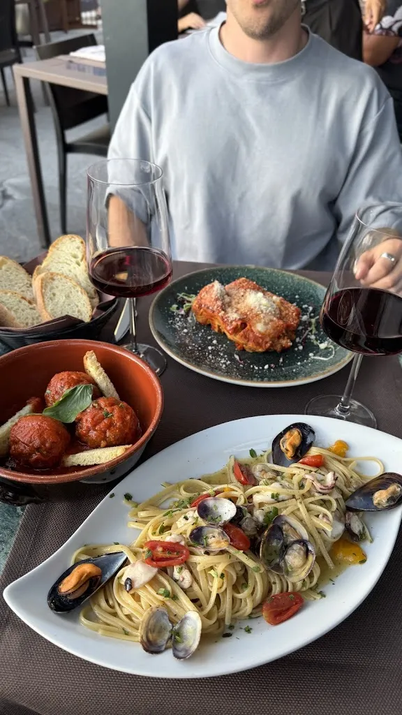 David Parker_Terrasse zum Restaurant Relé_Castelmola_review