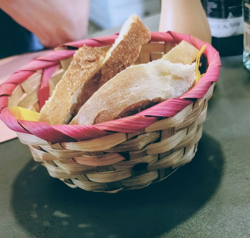 Cyril Wood_Too Much - Brunch e Café_Lecce_review