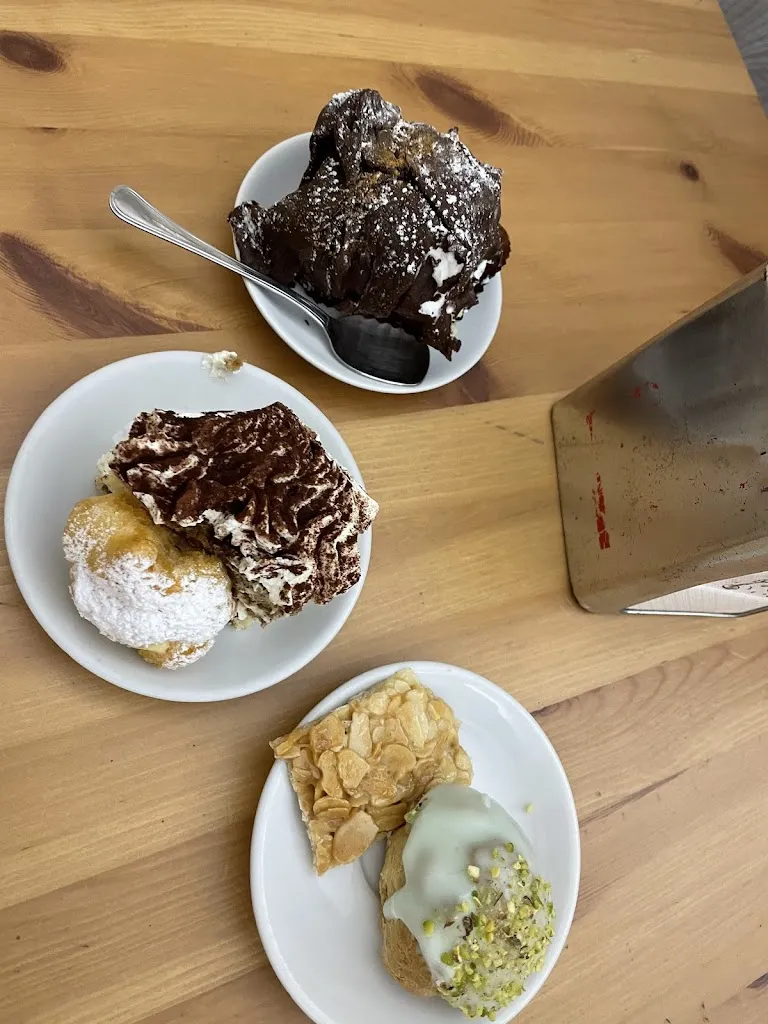 mariana fuhrmann_Bar Pasticceria Oddo Graziano_Centuripe_review