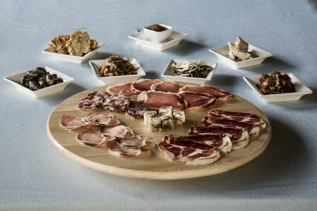 Hotel Ristorante Fratelli Mazzurco_Cesarò_slider_image_3