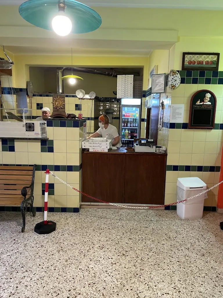 Mister Pizza_Castelvetrano_slider_image_3