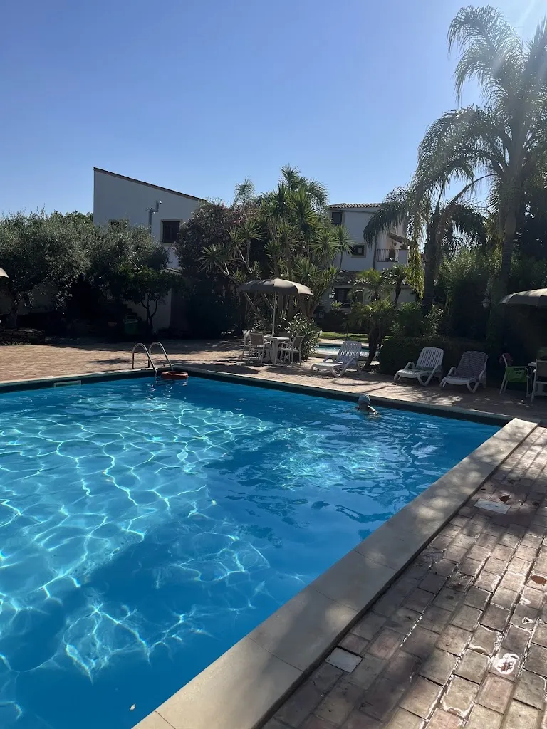 Simon Wood_Case di Latomie_Castelvetrano_recensione