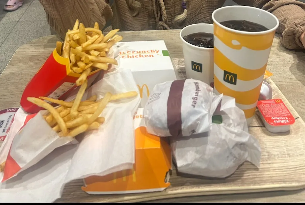 Wiktor Wisoky_McDonald's_Castelvetrano_review