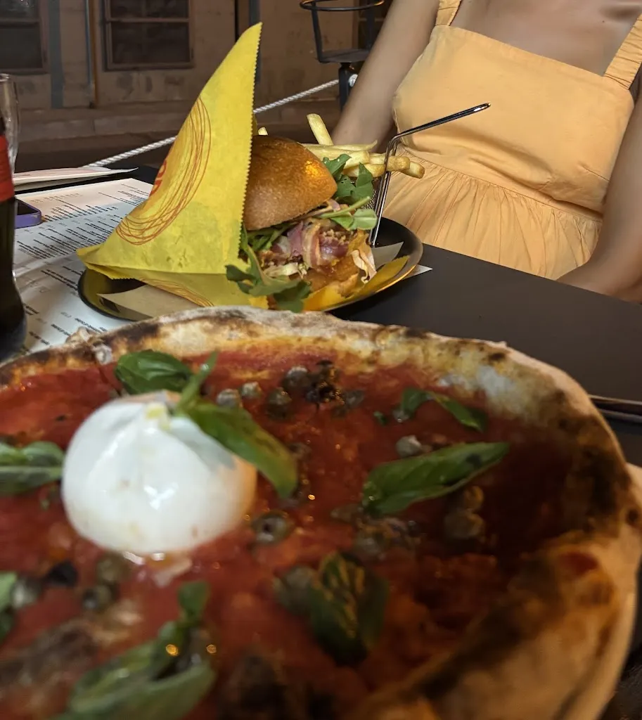 Max Maierhofer_Bacilicò Pizza & Hamburger_Chianchitta-Trappitello_review