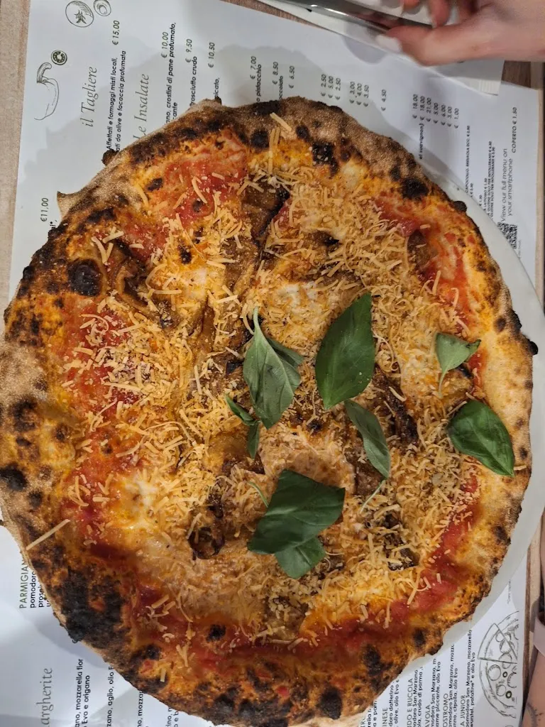 Bacilicò Pizza & Hamburger_Chianchitta-Trappitello_slider_image_3