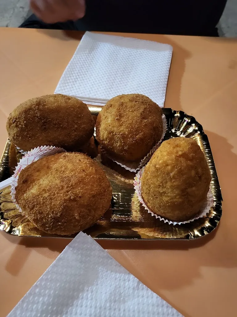 Denise Holliday_Al Vicolo Dei Capricci_Chianchitta-Trappitello_review