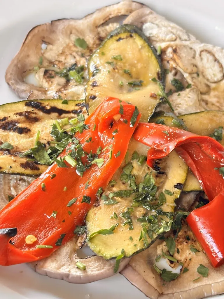 rachel hill_Ristorante Pizzeria Capitano Uncino Giardini Naxos_Chianchitta-Trappitello_review