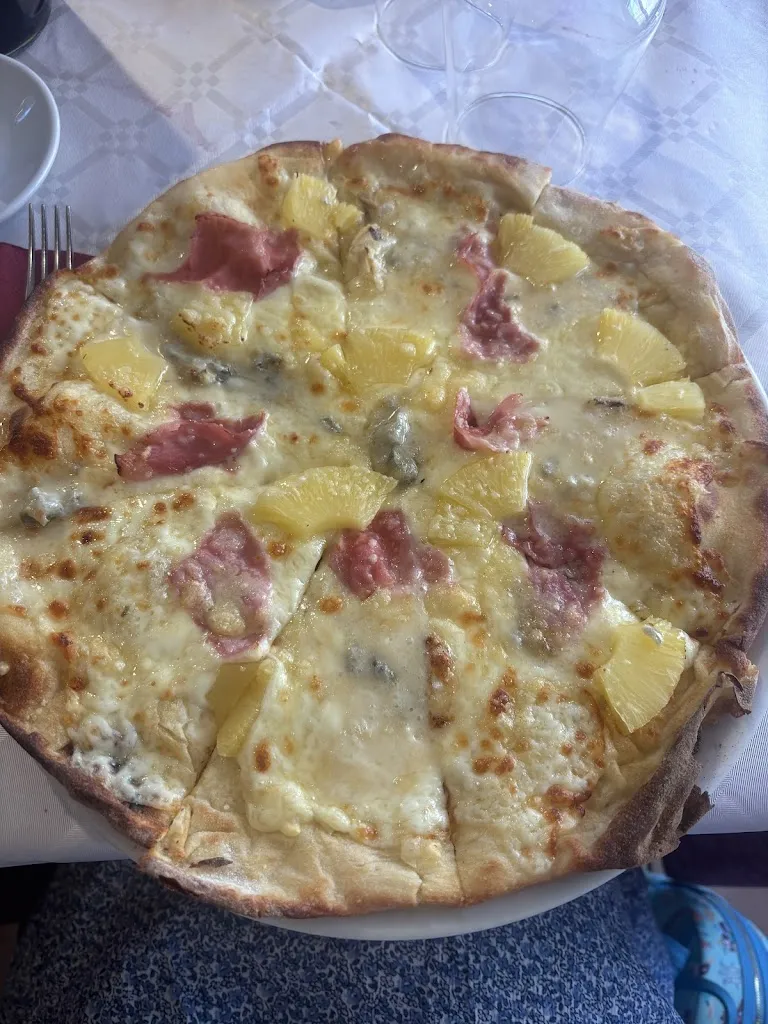 Hannah Rose_Café O'NEIL_Chianchitta-Pallio_review