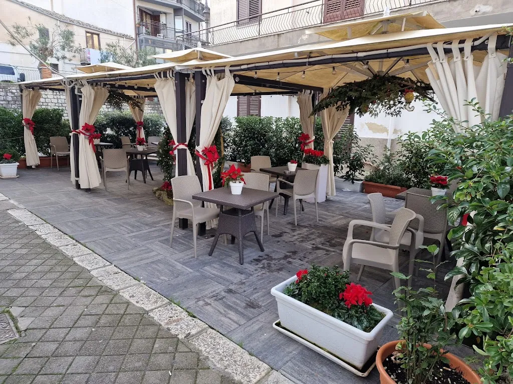 Caffe'Del Course Colletti Antonino restaurant in Chiusa Sclafani