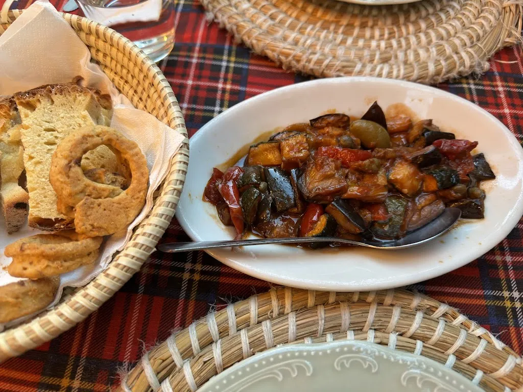 Som Montree_Dall'antiquario_Lecce_review